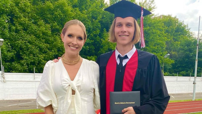 Катя Осадча разом зі старшим сином Іллею