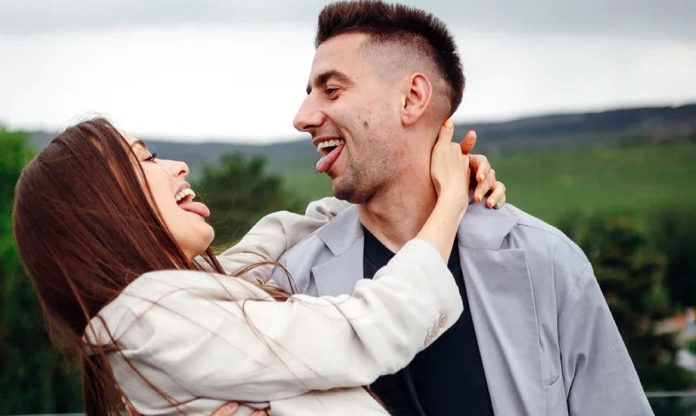 Ксенія Мішина та Олександр Еллерт планують подорож Ксенія Мішина та Олександр Еллерт планують подорож