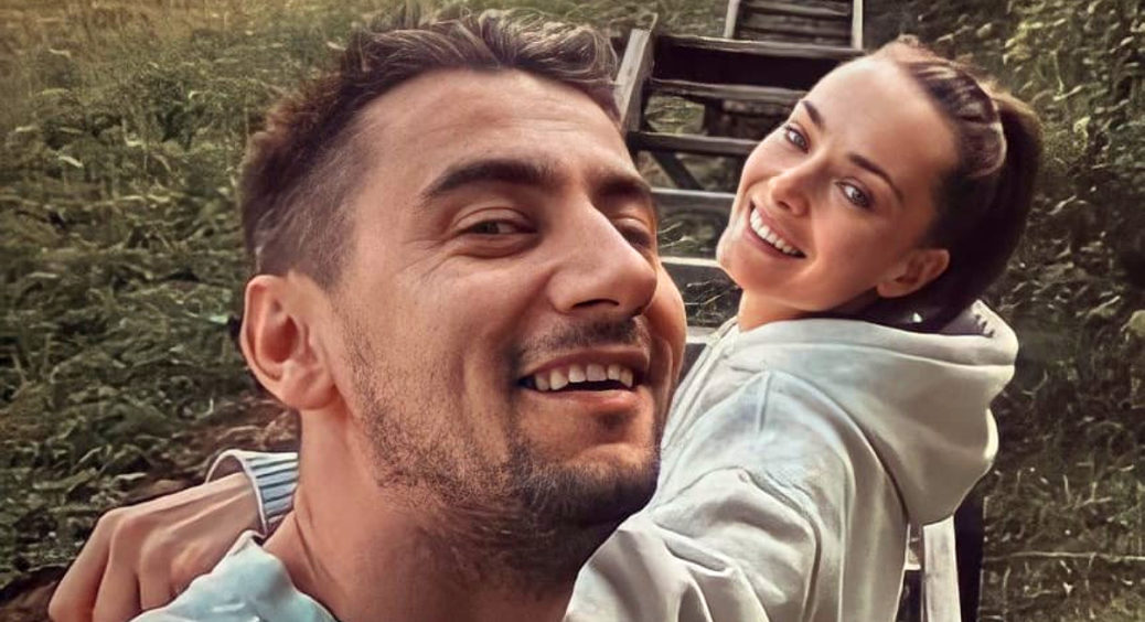 Ксенія Мішина та Олександр Еллерт були разом помічені в аеропорту: тільки роблять вигляд, що розійшлися 