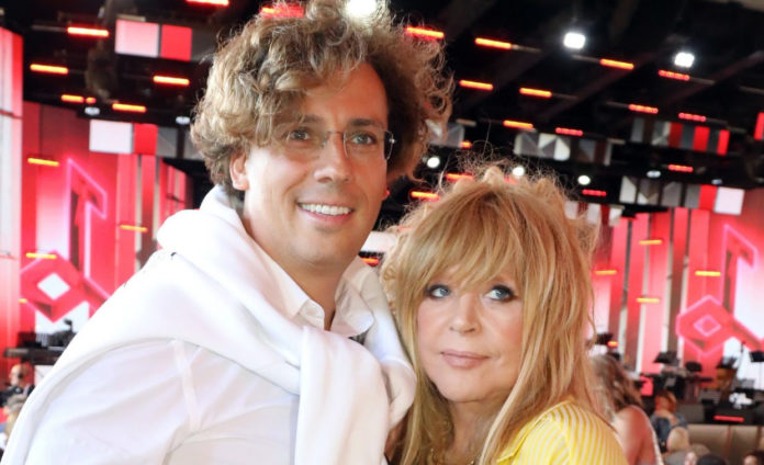 Максим Галкін похизувався сталевим пресом Максим Галкін похизувався сталевим пресом