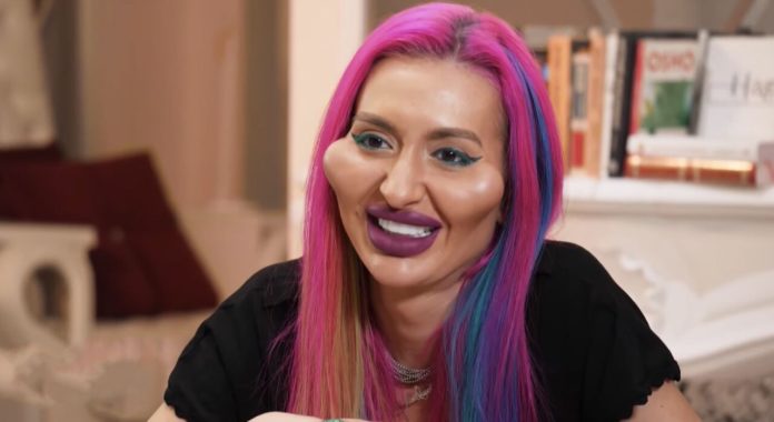 Володарка найбільших вилиць у світі Анастасія Покрещук