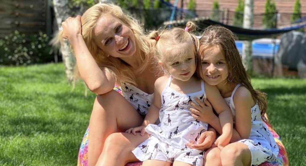 Чому Лілія Ребрик постійно виділяє свою старшу доньку Діану: у родині підростає зірка, яка затьмарила сестру 