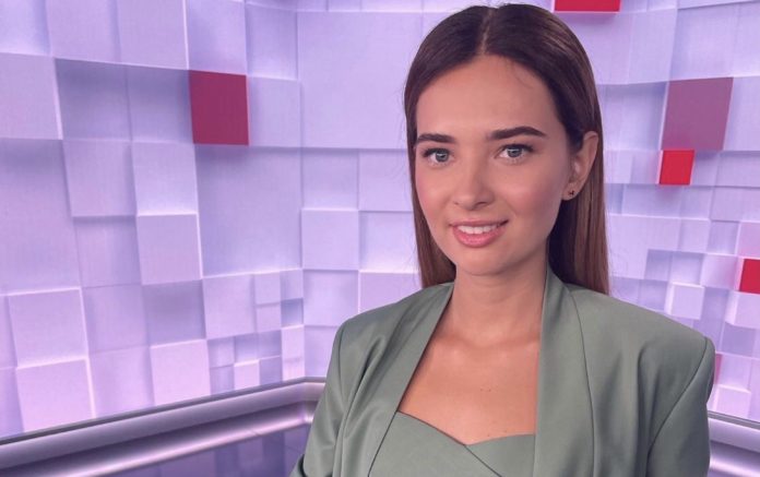 Наталія Островська з ТСН розповіла, як повертається у форму з двотижневою донькою на руках 