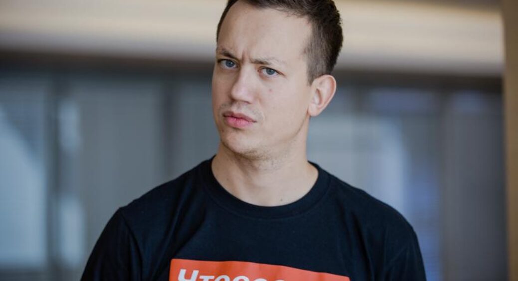 Олексій Дурнєв розповів, чого хочуть окупанти від його рідного міста: жителі Маріуполя стали предметом шантажу 