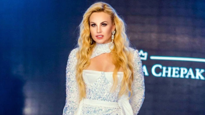 Заплакана Камалія повідомила, що покинула свого чоловіка-мільярдера Захура Заплакана Камалія повідомила, що покинула свого чоловіка-мільярдера Захура