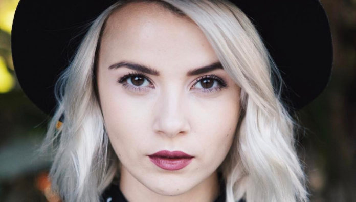 Міка Ньютон