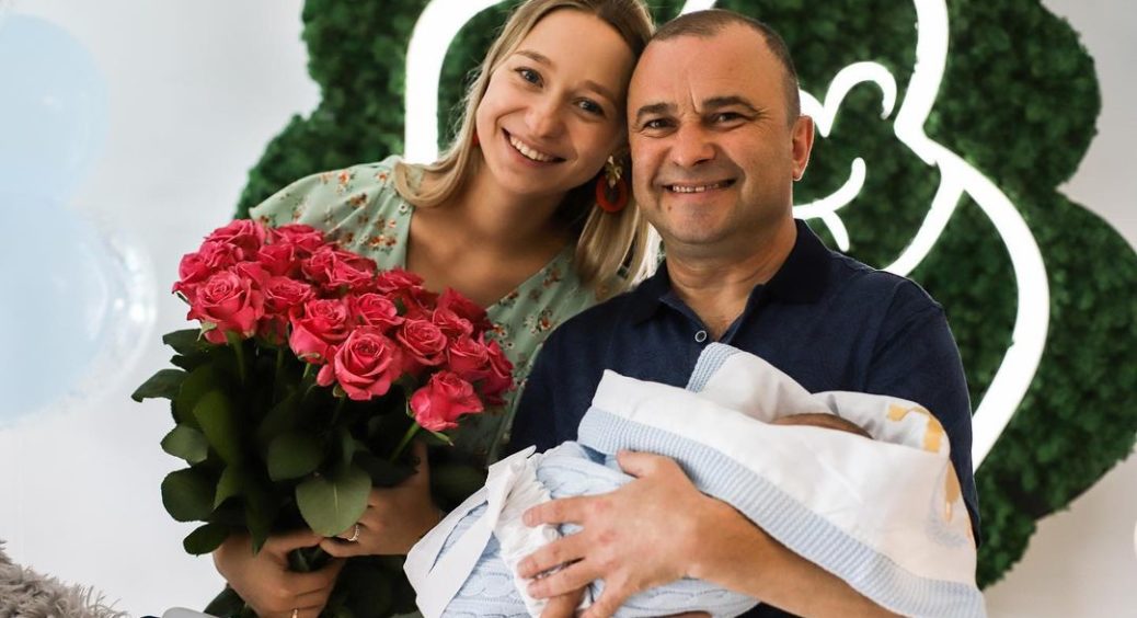 Старші діти Віктора Павліка не прийняли у сім’ю новонародженого братика: не визнали ще одного спадкоємця 