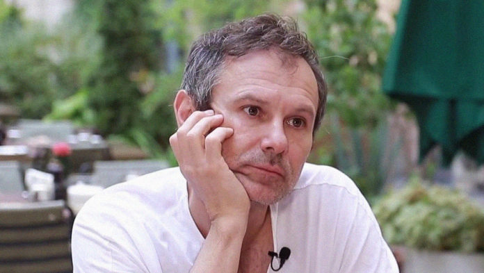 Як виглядає біологічний батько доньки Святослава Вакарчука від першого шлюбу