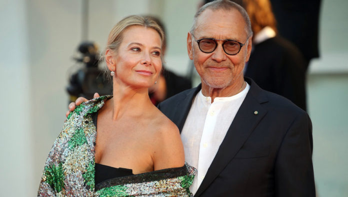 Чоловіка Юлії Висоцької Кончаловського помітили у компанії юної та світловолосої красуні Чоловіка Юлії Висоцької Кончаловського помітили у компанії юної та світловолосої красуні