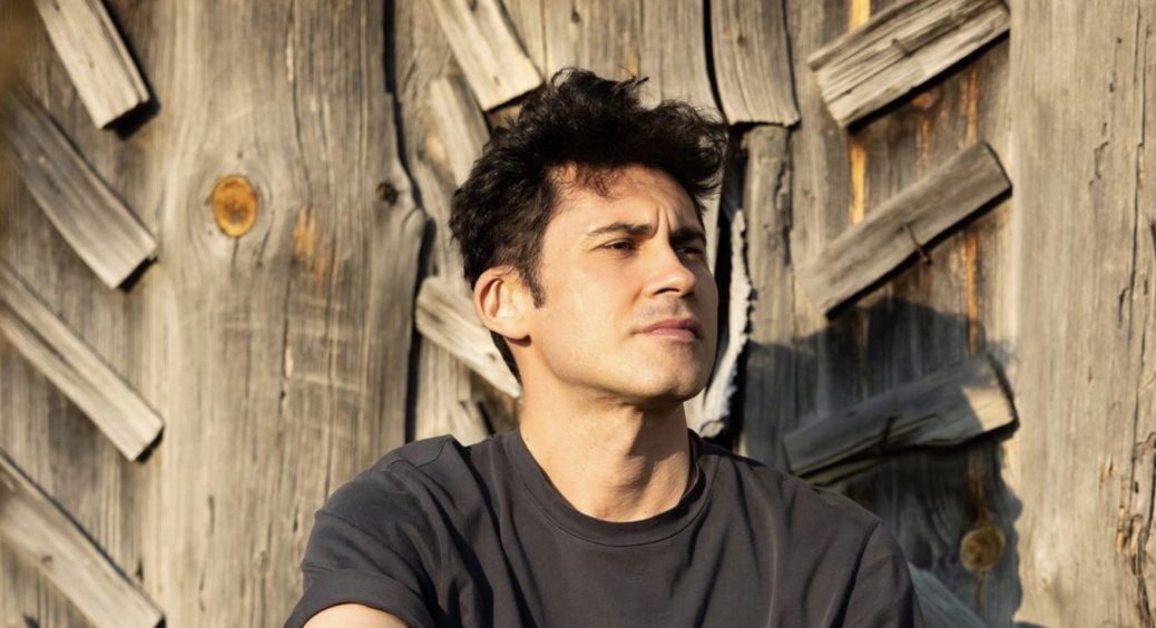 З’ясувалося, що батьки Дана Балана розлучили зірку з коханням усього його життя: “Млів та писав сумні пісні” 