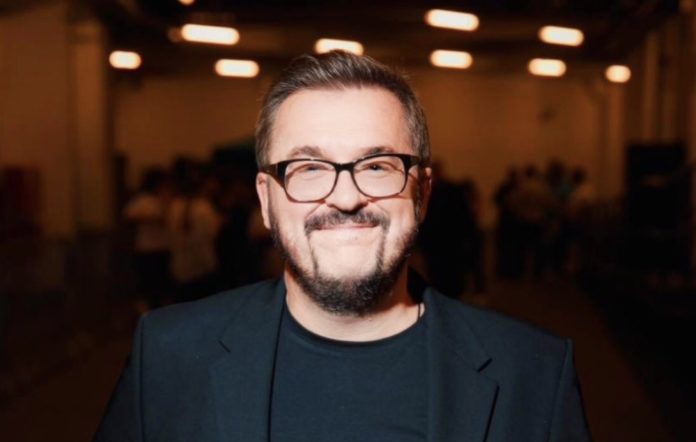 Як виглядають і чим займаються дружини Олександра Пономарьова