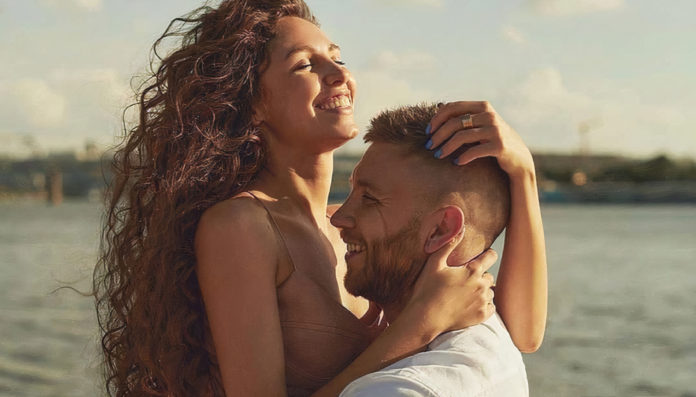 Анна Богдан у розкішній сукні та екс-холостяк Михайло Заливако в костюмі схвилювали мережу новиною Анна Богдан у розкішній сукні та екс-холостяк Михайло Заливако в костюмі схвилювали мережу новиною