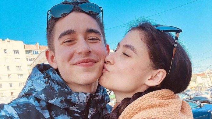 Роман Сасанчин з дівчиною Іванною