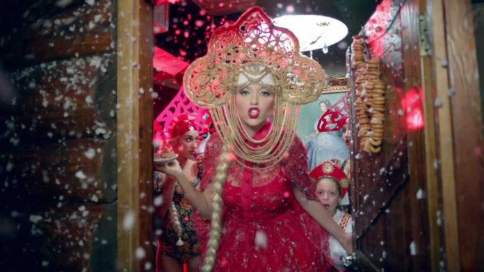 Оля Полякова