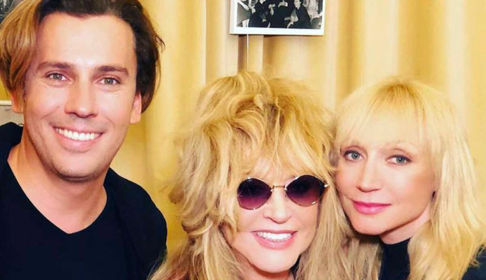 Христина Орбакайте показала Аллу Пугачову з немовлям на руках Христина Орбакайте показала Аллу Пугачову з немовлям на руках