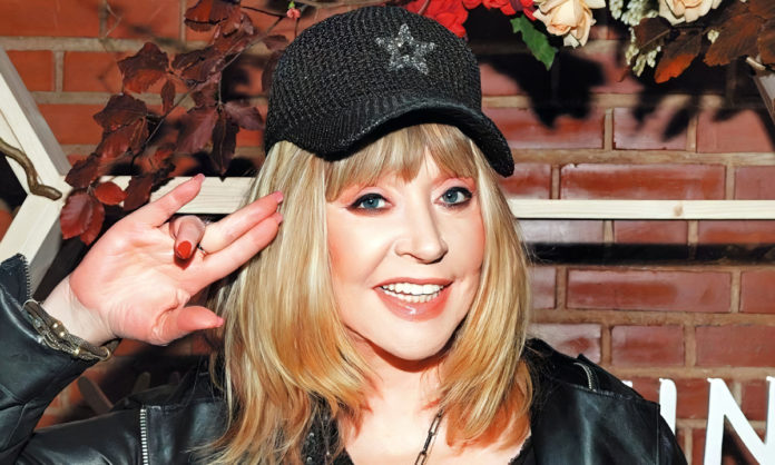 Алла Пугачова терміново полишила рф з дітьми