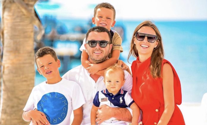 Григорій Решетнік та його дружина Христина повідомили, що у родині з'явиться донька