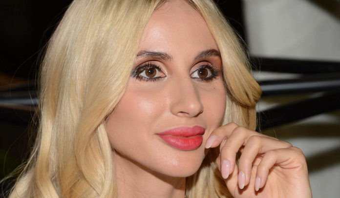 Світлана Лобода показала дві смужки на тесті Світлана Лобода показала дві смужки на тесті