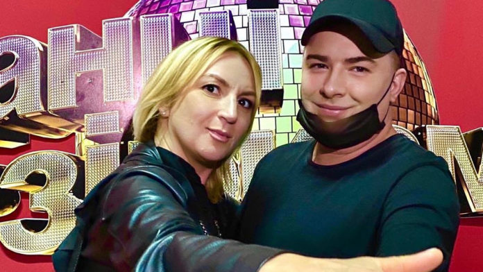 Мама Сердючки Інна Білоконь в білосніжній сукні та з діадемою стала нареченою