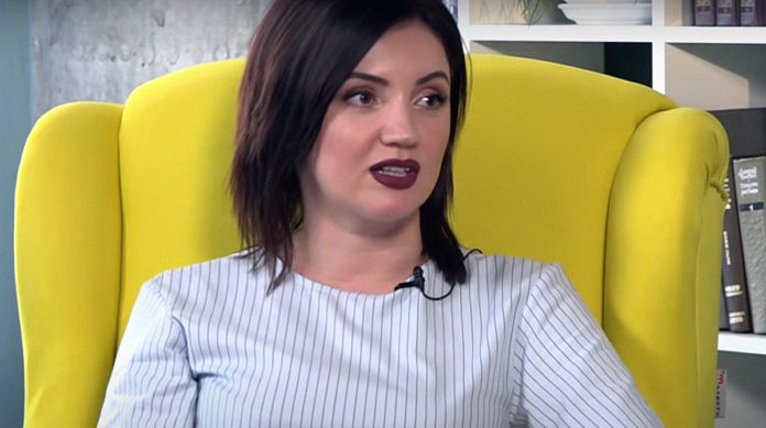 Оля Цибульська показала свого чоловіка та розповіла, чому соромилася дивитися йому в очі Оля Цибульська показала свого чоловіка та розповіла, чому соромилася дивитися йому в очі