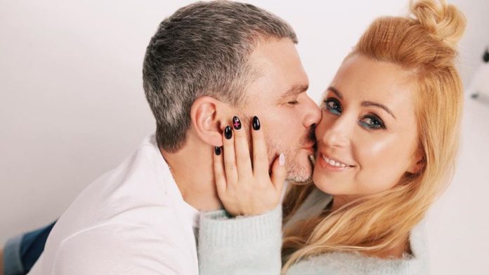 Як виглядає колишня дружина Мірзояна