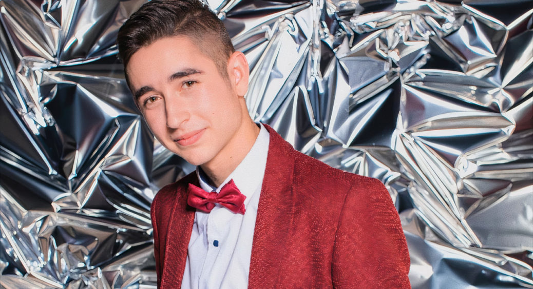 Переможець “Голосу країни” Роман Сасанчин взяв на руки чарівну дівчинку, в якої його очі: став молодим татом 