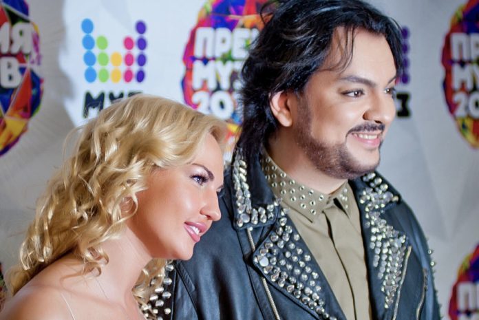 Камалія поцілувала Філіпа Кіркорова в губи Камалія поцілувала Філіпа Кіркорова в губи