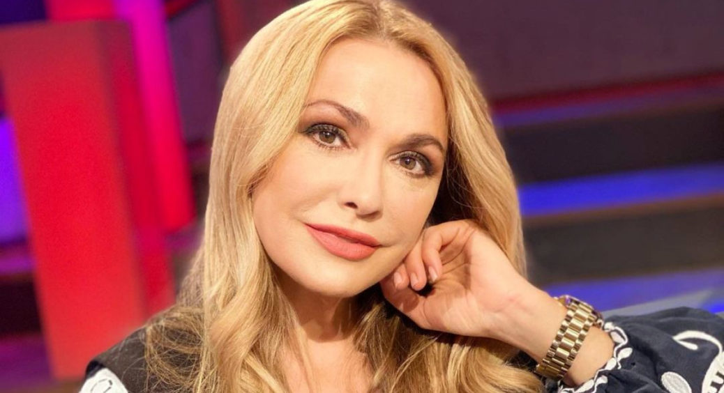 55-річна Ольга Сумська показала, як зраджує, поки її законний чоловік не бачить: “Поцілунок з коханцем” 