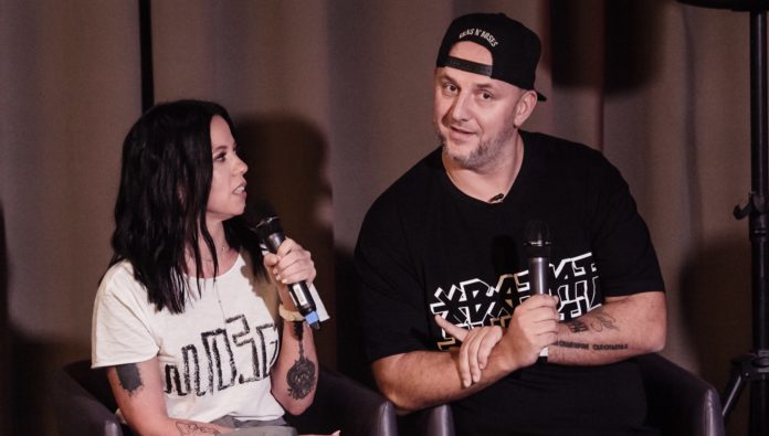 Ірину Горову помітили під час поцілунку з іншим Ірину Горову помітили під час поцілунку з іншим