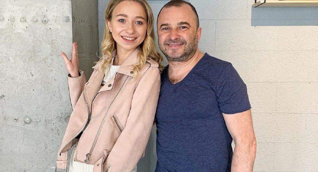 Дружина Віктора Павліка Катя з сумом у серці покинула Україну: попрощалася з чоловіком і поїхала подалі від війни 