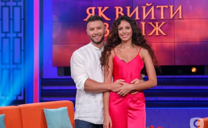 Анна Богдан засвітила обручку на головній руці