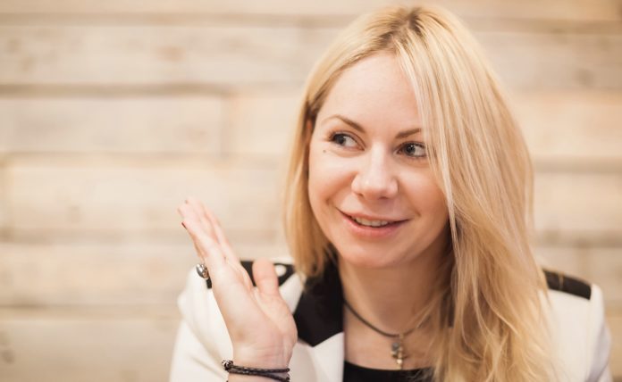 Куди зникла суддя Україна має талант Слава Фролова