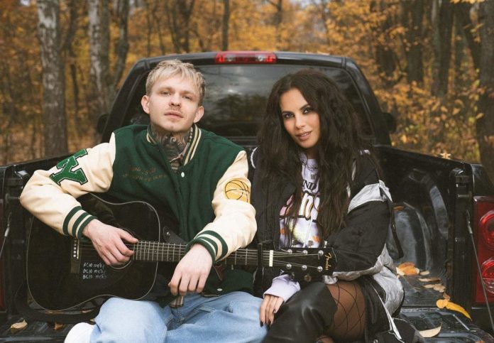 Вагітна Настя Каменських полишила Потапа заради молодого співака Вагітна Настя Каменських полишила Потапа заради молодого співака