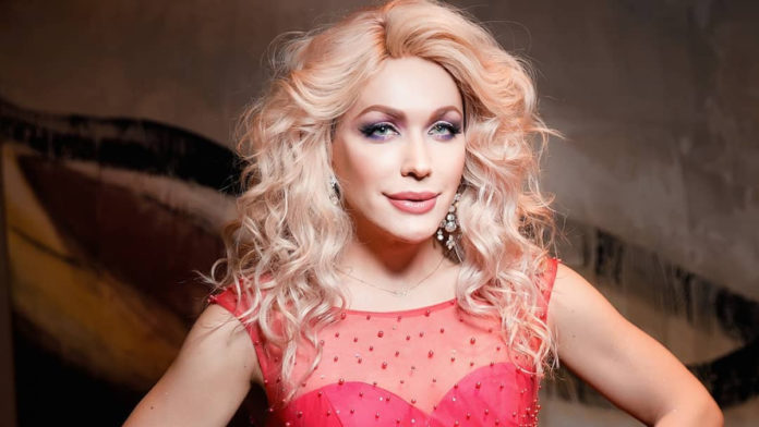 Травесті-діва Монро збирається заміж Травесті-діва Монро збирається заміж