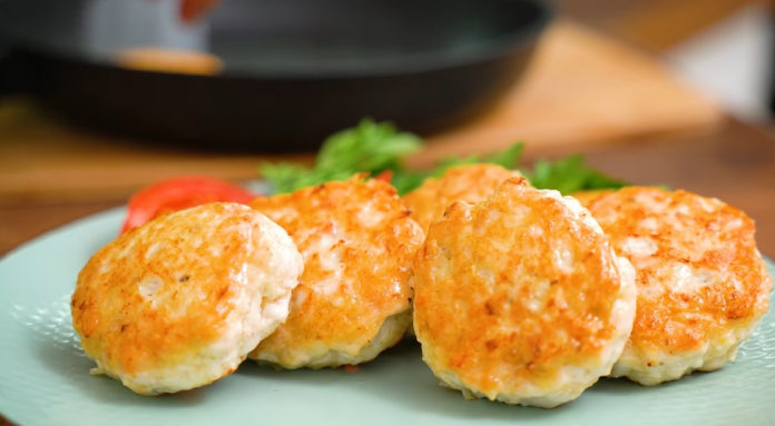 Готуємо соковиті курячі котлети за 15 хвилин без м'ясорубки і зайвої метушні