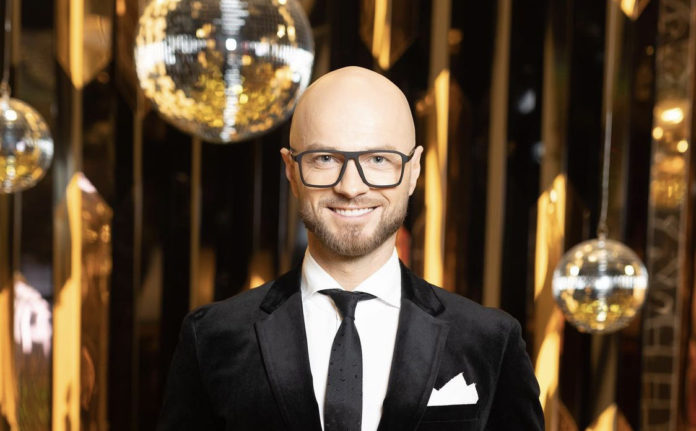 Влад Яма показав свій вигляд з США 