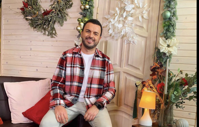 Григорій Решетнік вбрався у розкішну вишиванку Григорій Решетнік вбрався у розкішну вишиванку