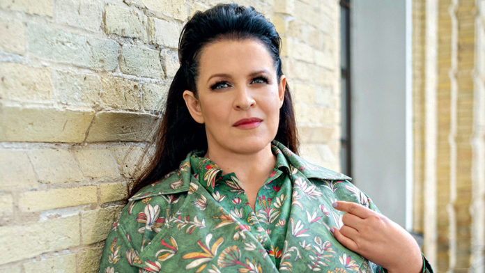 Вдівець Руслани Писанки вперше показав, як виглядає її памʼятник Вдівець Руслани Писанки вперше показав, як виглядає її памʼятник