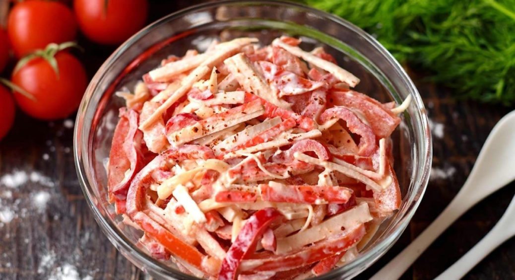 Крабовий салат по-новому: рецепт новорічного салату на святковий стіл – виходить смачніше за олів’є 