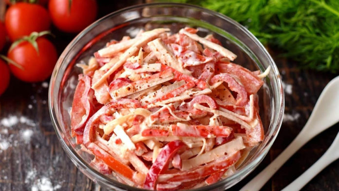 На Новий рік 2022 готуємо крабовий салат по-новому