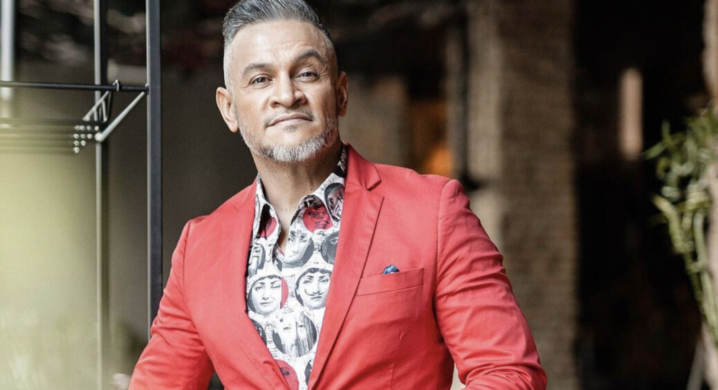 Ектор Хіменес-Браво приміряв образ гетьмана та пообіцяв не покидати Україну: Мартиновська не стримує радощів 