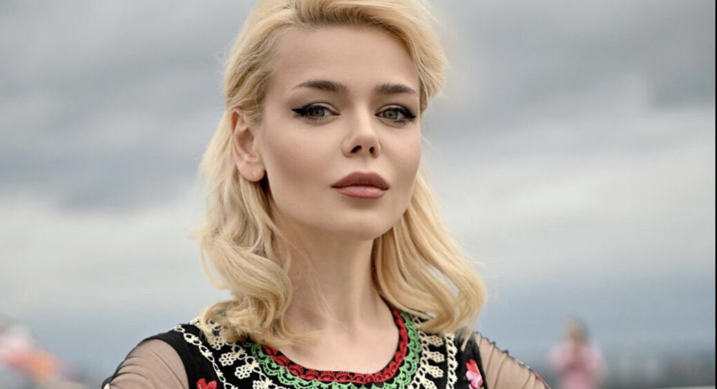 З красуні-співачки у поварихи з короткою стрижкою: як за останні три місяці змінилася 26-річна Аліна Гросу? (ФОТО) 