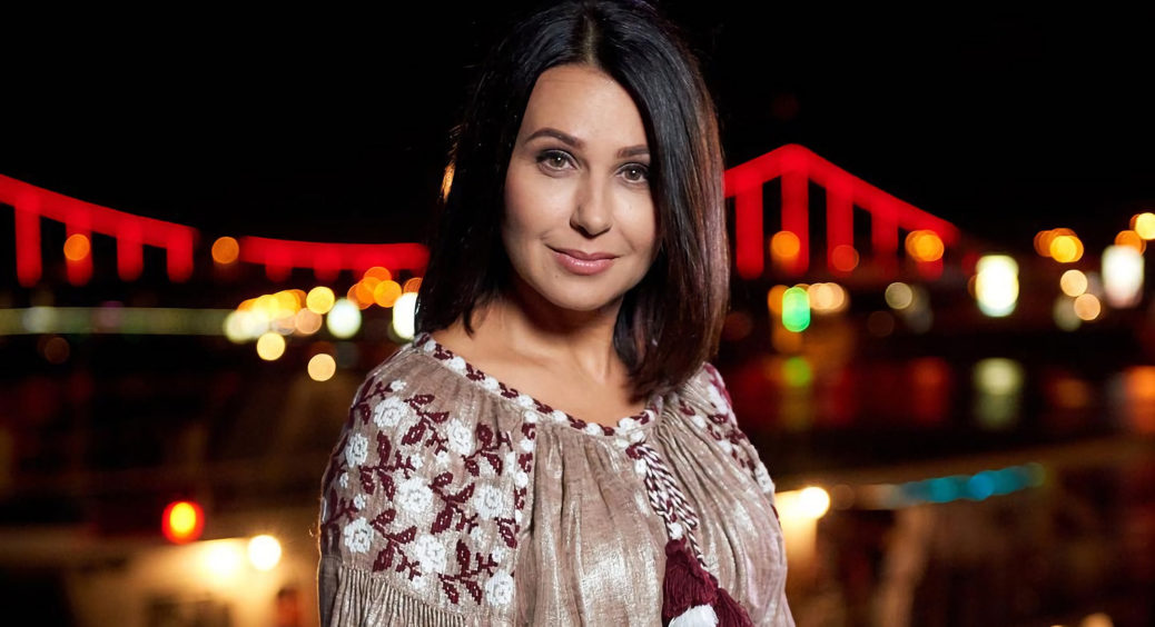 Мистецтво бути непомітною: як вагітна Наталія Мосейчук з величезним животом вела ефіри і не світила положенням 