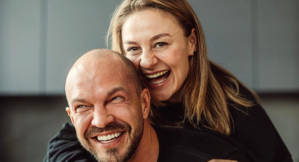 Суддя “МастерШеф” Ярославський натякнув на весілля з Мартиновською під час примірки смокінгу: “Я вже готуюсь” 