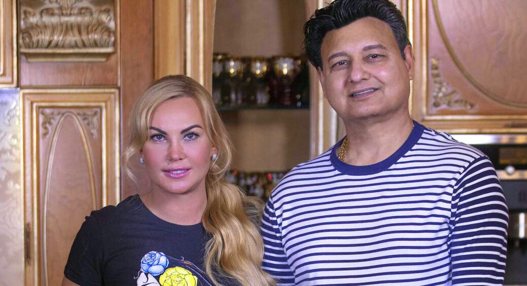В гостях у Камалії і Захура: екскурсія по палацу найбагатшої співачки України, де є все – мармур, колони, золото 