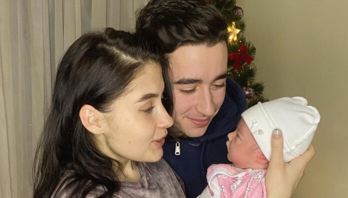 Сасанчин прощається з найдорожчими дівчатами - дружиною і донькою Сасанчин прощається з найдорожчими дівчатами - дружиною і донькою