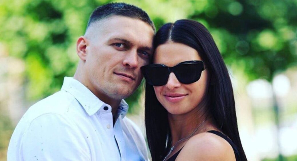 35-річний Олександр Усик розповів, як вони з дружиною докотилися до розмов про розставання: “Я можу втратити сім’ю” 