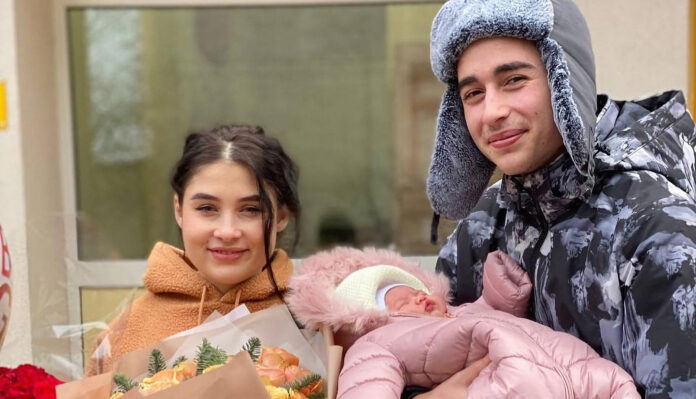 Звідки у Романа Сасанчина друга дитина Звідки у Романа Сасанчина друга дитина