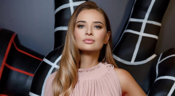 Ведуча ТСН Наталія Островська показала конфуз, коли зникає текст в ефірі Ведуча ТСН Наталія Островська показала конфуз, коли зникає текст в ефірі