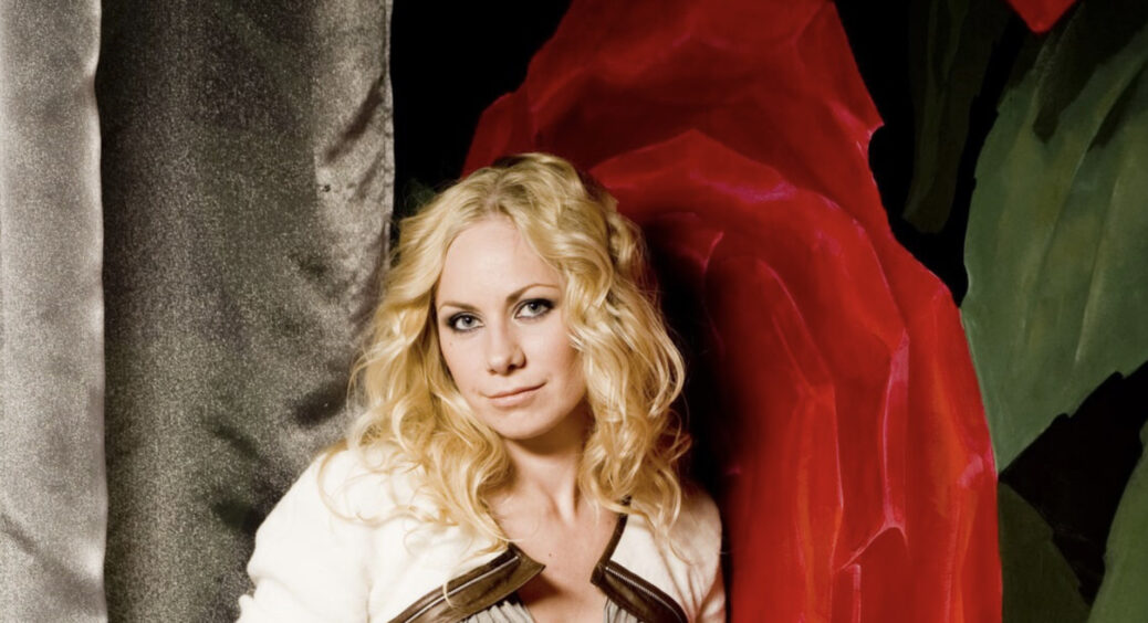 Екс-суддя “Україна має талант” Фролова показала, як змінилася: вже не світловолоса 